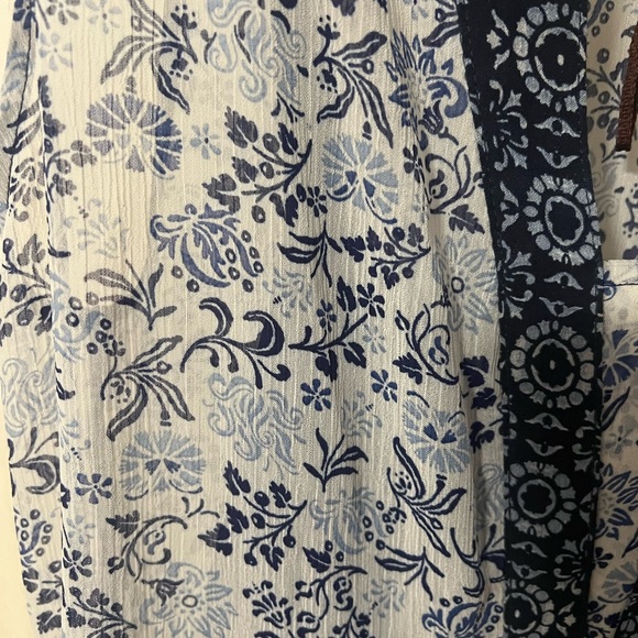 A gorgeous dress by Knox Rose in size small - Picture 5 of 9